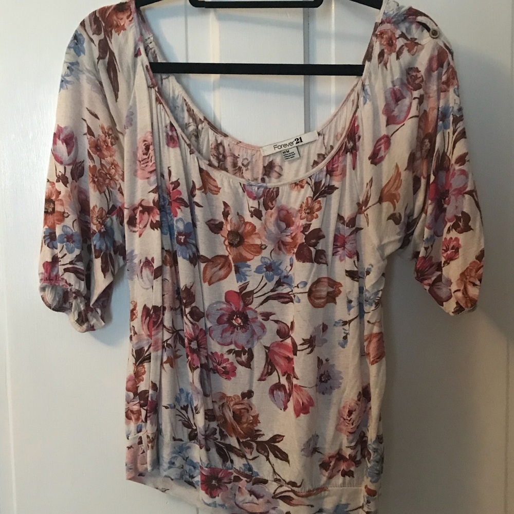 Quarter sleeve shirt